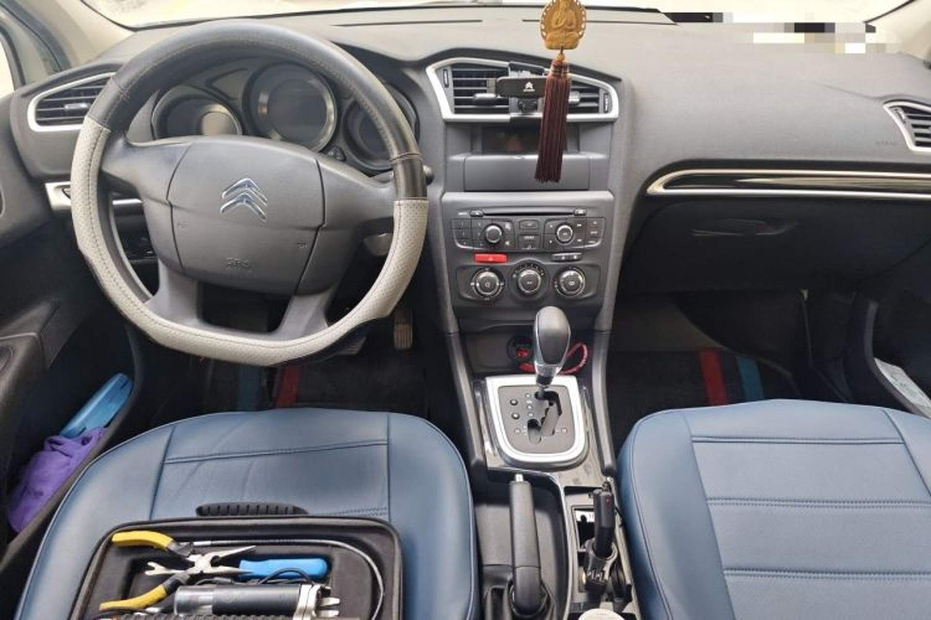 Used Citroen C4L 2013 1.8L Automatic Enjoyment Edition Center Console