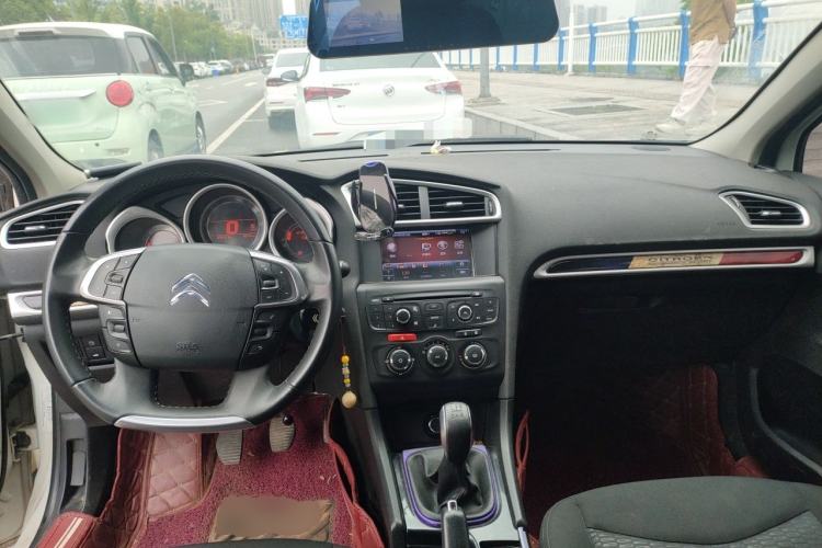 Used Citroen C4L 2013 1.8L Manual Jingxiang Edition Center Console