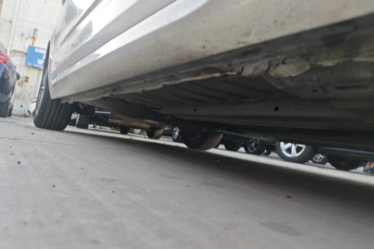 Used Citroen C4L 2013 1.8L Automatic Jingzhi Edition Chassis Front Right