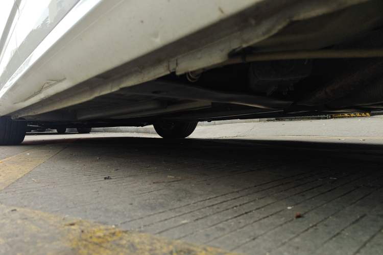 Used Citroen C4L 2013 1.8L Automatic Jingzhi Edition Chassis Rear Left