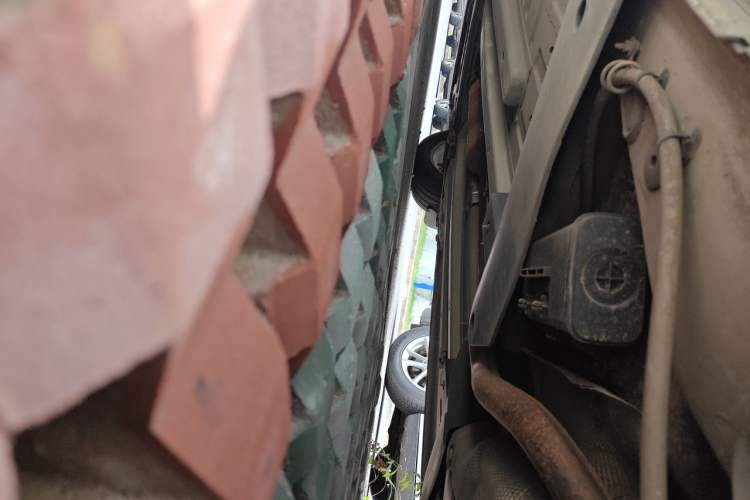 Used Citroen C4L 2013 1.8L Automatic Jingzhi Edition Chassis Rear Left