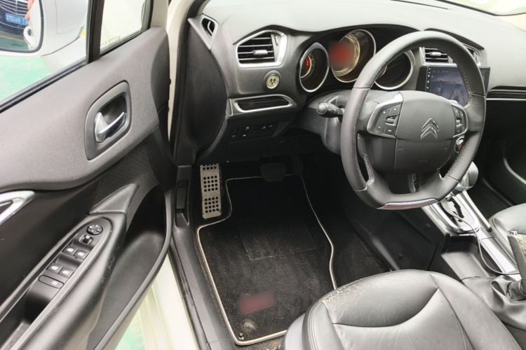 Used Citroen C4L 2013 1.6 THP Automatic Impression Edition Driver Seat