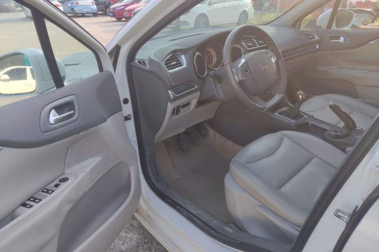 Used Citroen C4L 2013 1.6L Manual Jingzhi Edition Driver Seat