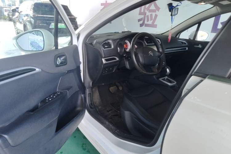 Used Citroen C4L 2013 1.8L Automatic Enjoyment Edition Driver Seat
