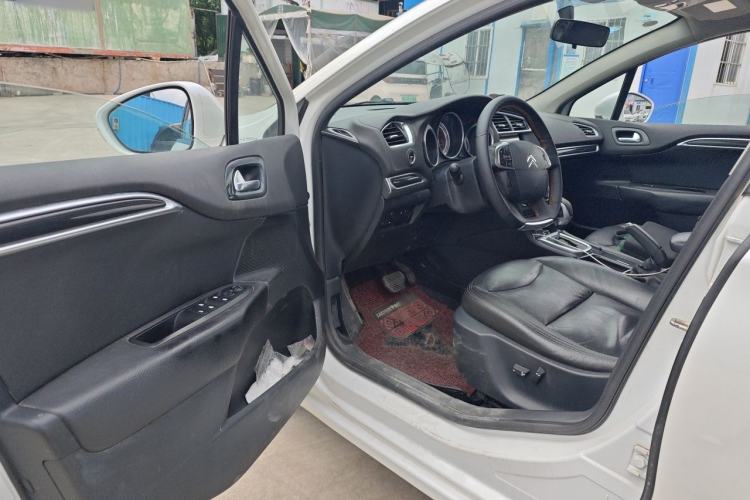Used Citroen C4L 2013 1.6 THP Automatic Impression Edition Driver Seat