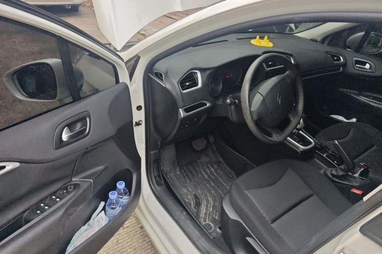 Used Citroen C4L 2013 1.8L Automatic Enjoyment Edition Driver Seat