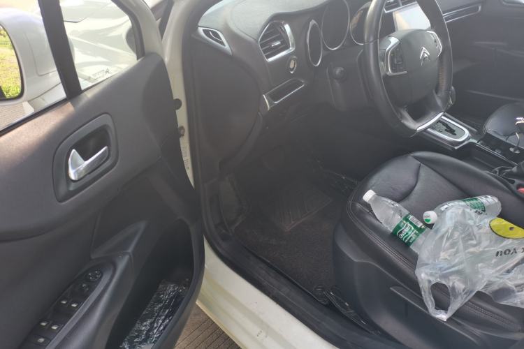 Used Citroen C4L 2013 1.8L Automatic Jingzhi Edition Driver Seat