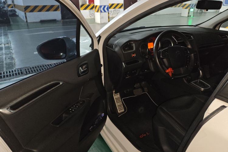 Used Citroen C4L 2013 1.8L Automatic Jingzhi Edition Driver Seat
