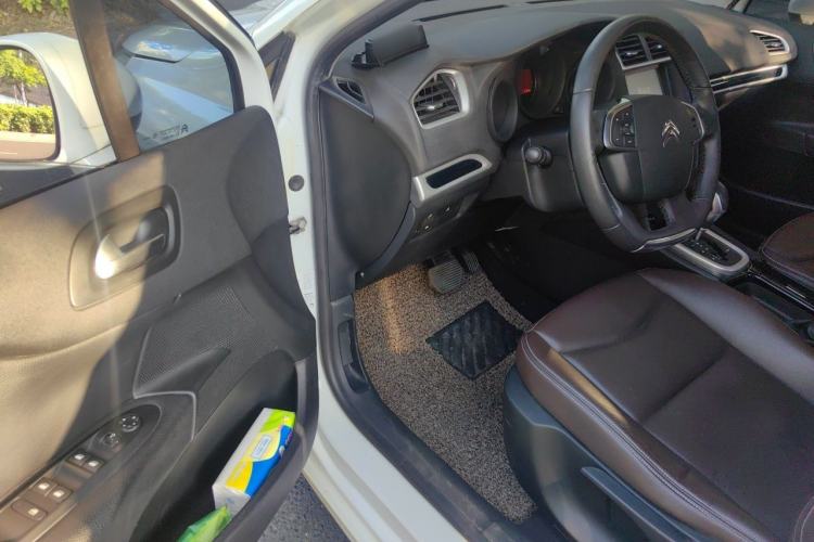 Used Citroen C4L 2013 1.8L Automatic Enjoyment Edition Driver Seat