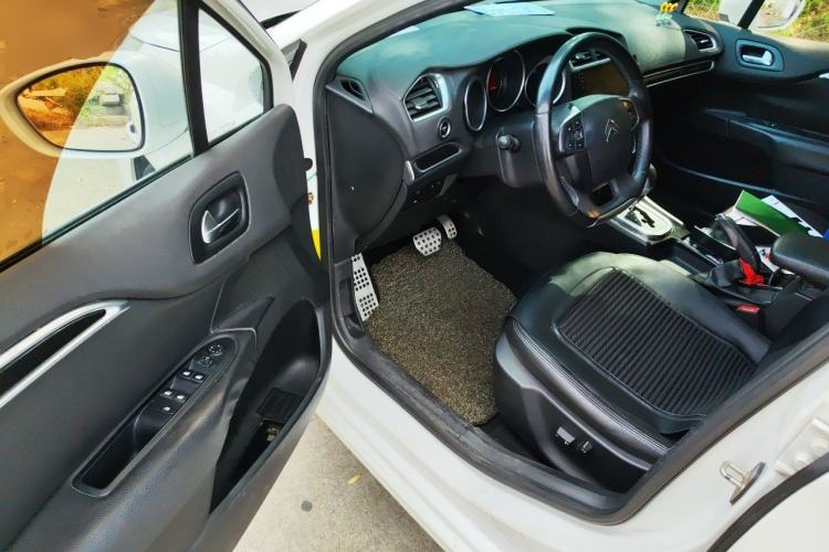 Used Citroen C4L 2013 1.6 THP Automatic Impression Edition Driver Seat