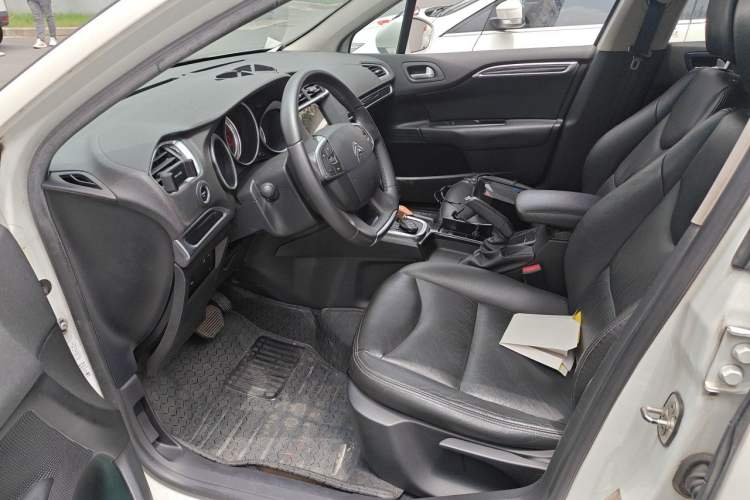 Used Citroen C4L 2013 1.8L Automatic Jingzhi Edition Driver Seat