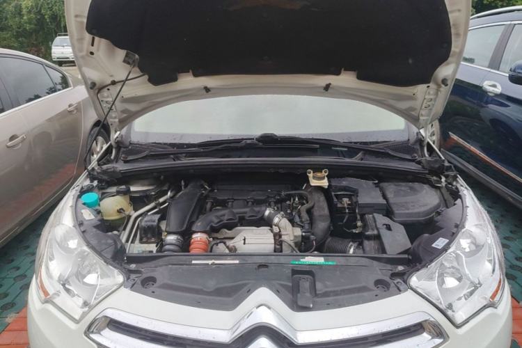 Used Citroen C4L 2013 1.6 THP Automatic Impression Edition Engine Bay