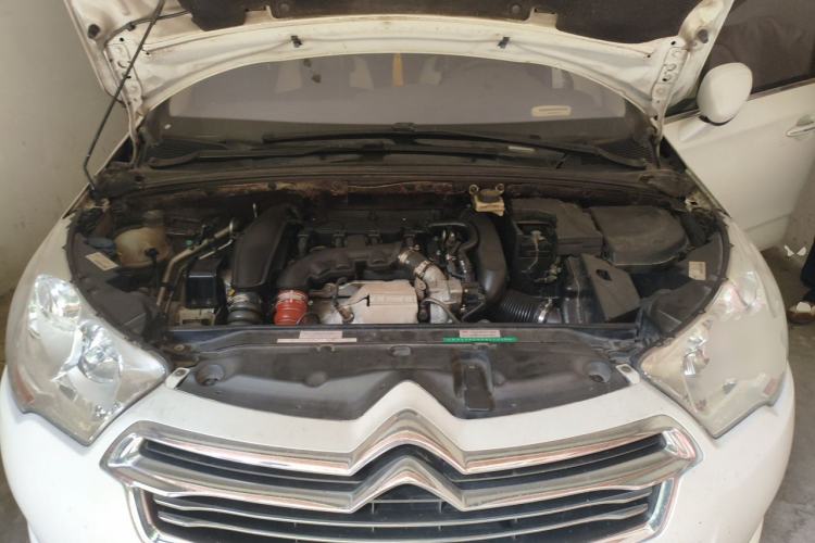 Used Citroen C4L 2013 1.6 THP Automatic Impression Edition Engine Bay