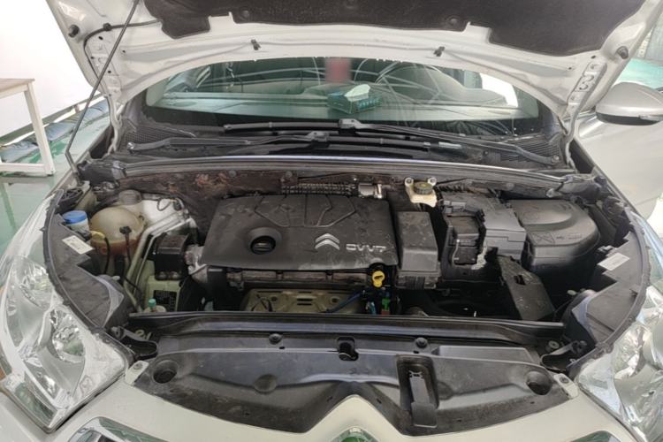 Used Citroen C4L 2013 1.8L Automatic Enjoyment Edition Engine Bay