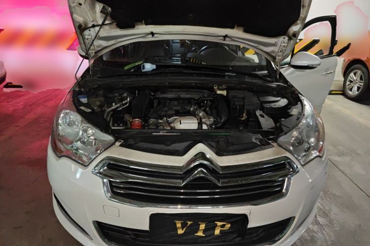 Used Citroen C4L 2013 1.6 THP Automatic Impression Edition Engine Bay