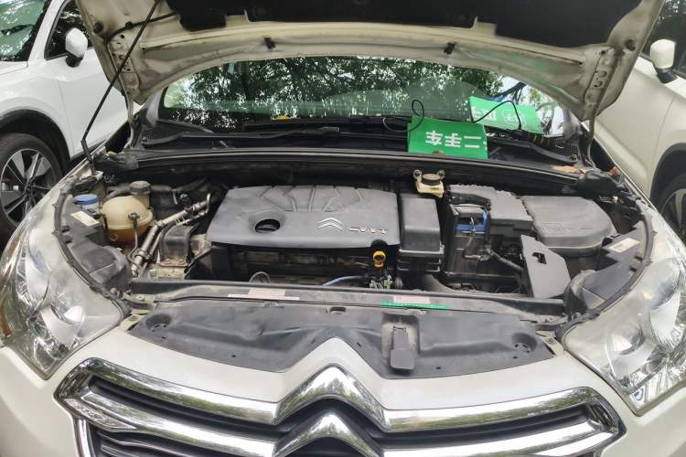 Used Citroen C4L 2013 1.8L Automatic Jingzhi Edition Engine Bay