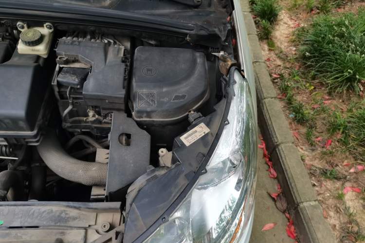 Used Citroen C4L 2013 1.8L Manual Jingxiang Edition Engine Bay Left