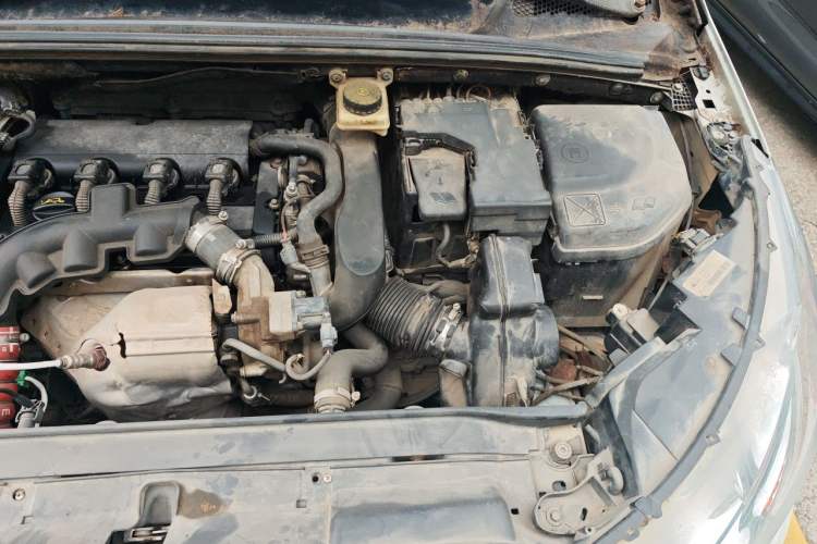 Used Citroen C4L 2013 1.6 THP Automatic Impression Edition Engine Bay Left