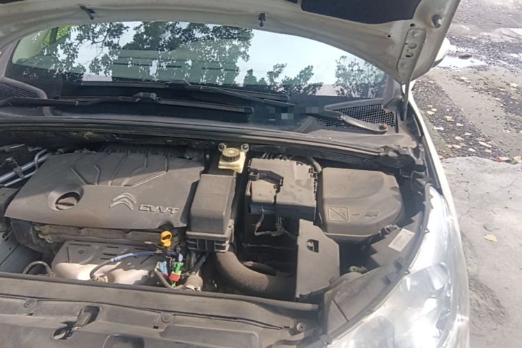Used Citroen C4L 2013 1.8L Automatic Jingzhi Edition Engine Bay Left