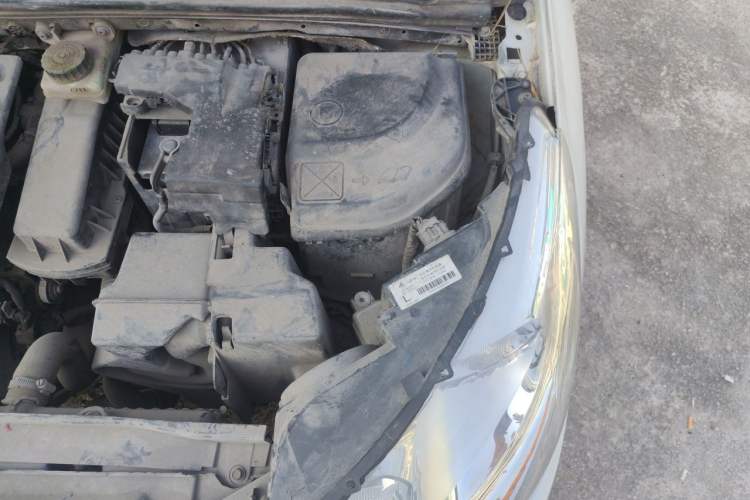 Used Citroen C4L 2013 1.6L Manual Jingzhi Edition Engine Bay Left