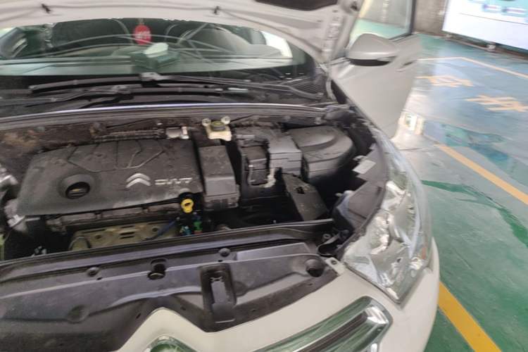 Used Citroen C4L 2013 1.8L Automatic Enjoyment Edition Engine Bay Left