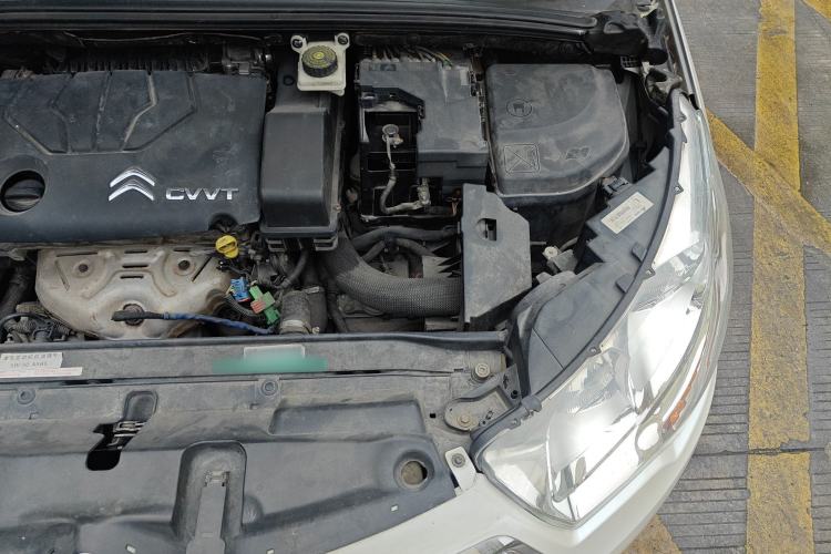 Used Citroen C4L 2013 1.8L Automatic Jingzhi Edition Engine Bay Left