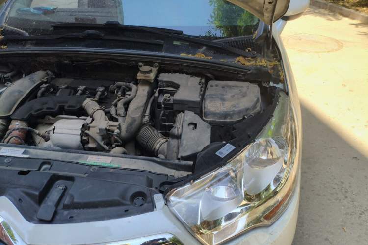 Used Citroen C4L 2013 1.6 THP Automatic Impression Edition Engine Bay Left