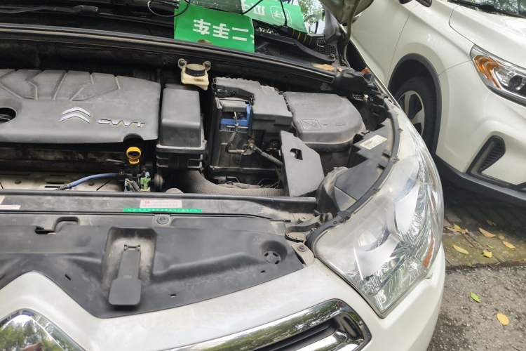 Used Citroen C4L 2013 1.8L Automatic Jingzhi Edition Engine Bay Left