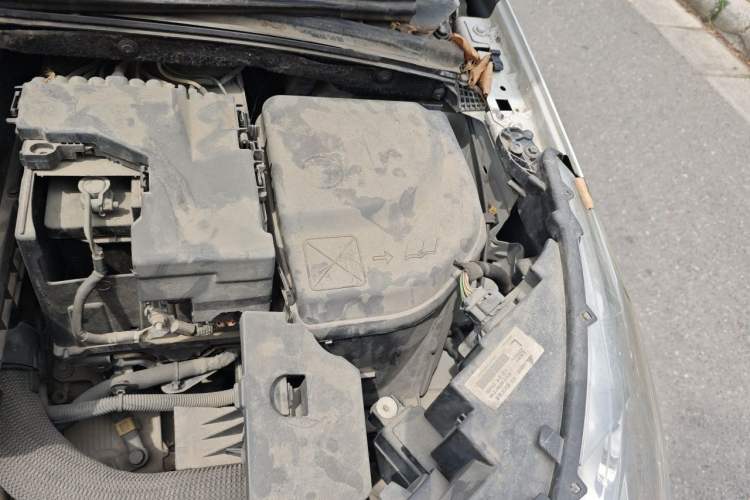 Used Citroen C4L 2013 1.8L Automatic Jingchi Edition Engine Bay Left