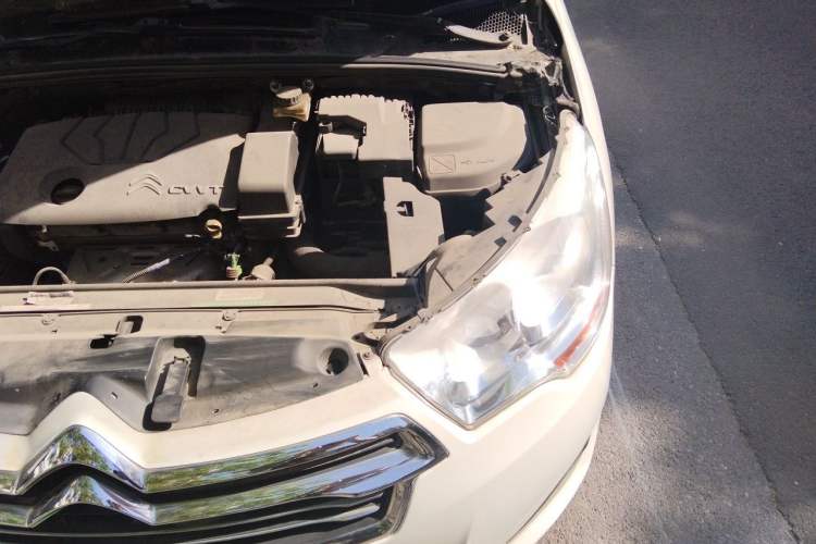 Used Citroen C4L 2013 1.8L Automatic Jingzhi Edition Engine Bay Left