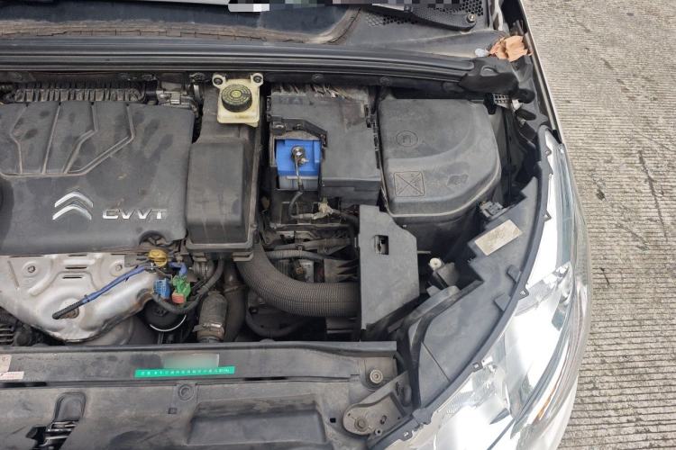 Used Citroen C4L 2013 1.8L Automatic Enjoyment Edition Engine Bay Left