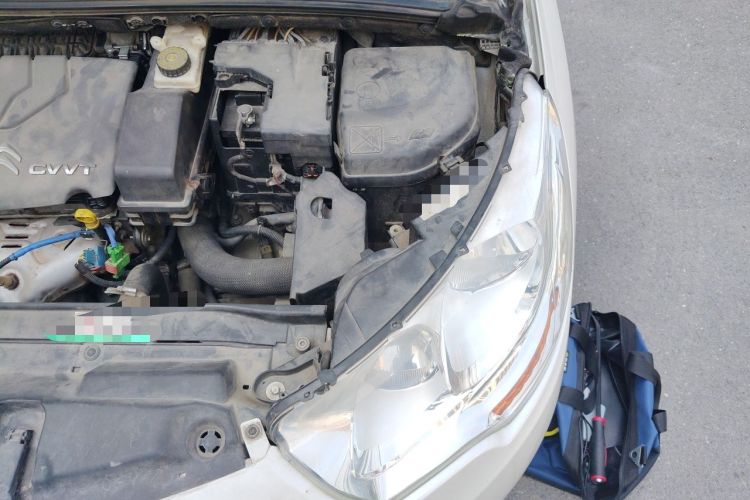 Used Citroen C4L 2013 1.8L Automatic Enjoyment Edition Engine Bay Left