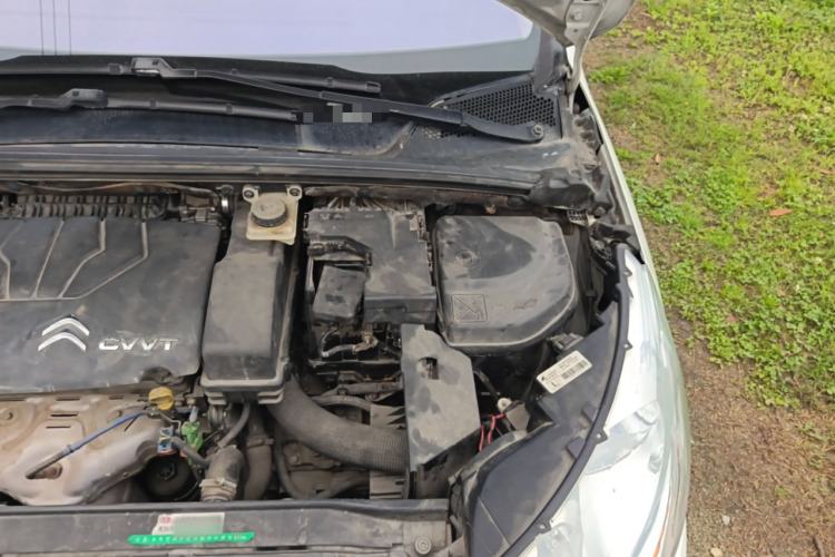 Used Citroen C4L 2013 1.8L Automatic Enjoyment Edition Engine Bay Left