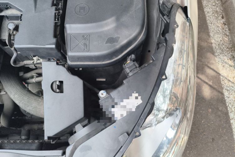 Used Citroen C4L 2013 1.8L Automatic Enjoyment Edition Engine Bay Left