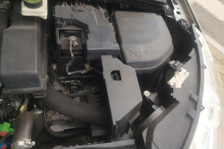 Used Citroen C4L 2013 1.8L Automatic Enjoyment Edition Engine Bay Left