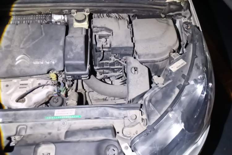 Used Citroen C4L 2013 1.8L Automatic Jingzhi Edition Engine Bay Left