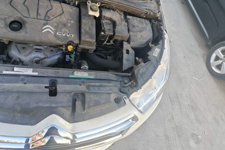 Used Citroen C4L 2013 1.8L Automatic Jingzhi Edition Engine Bay Left