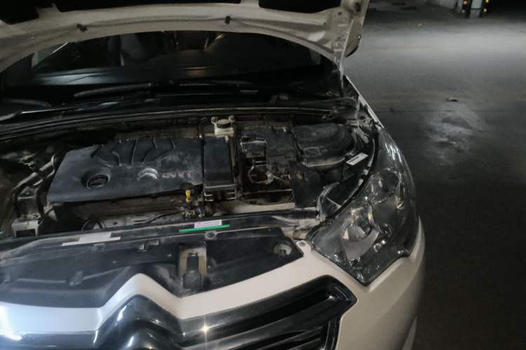 Used Citroen C4L 2013 1.8L Automatic Jingzhi Edition Engine Bay Left