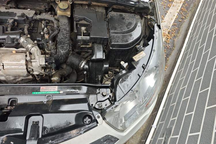 Used Citroen C4L 2013 1.6THP Automatic Dynamic Edition Engine Bay Left