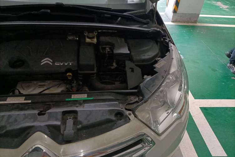 Used Citroen C4L 2013 1.8L Automatic Jingzhi Edition Engine Bay Left