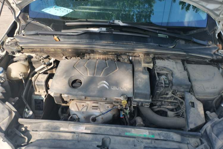 Used Citroen C4L 2013 1.8L Automatic Jingzhi Edition Engine Bay