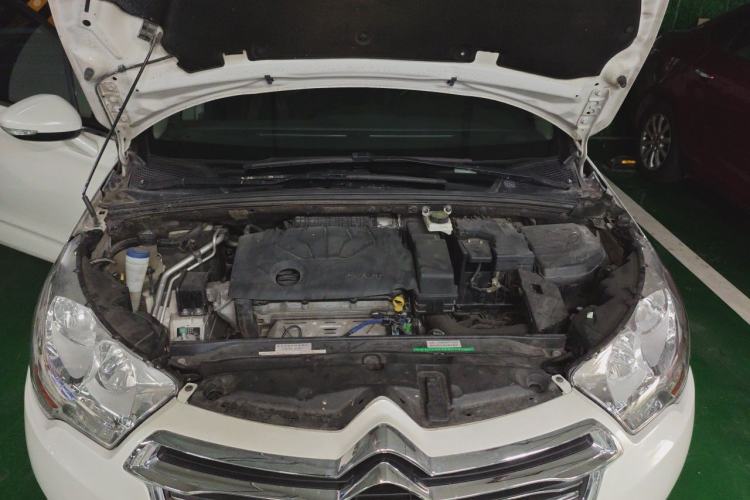 Used Citroen C4L 2013 1.8L Automatic Jingzhi Edition Engine Bay