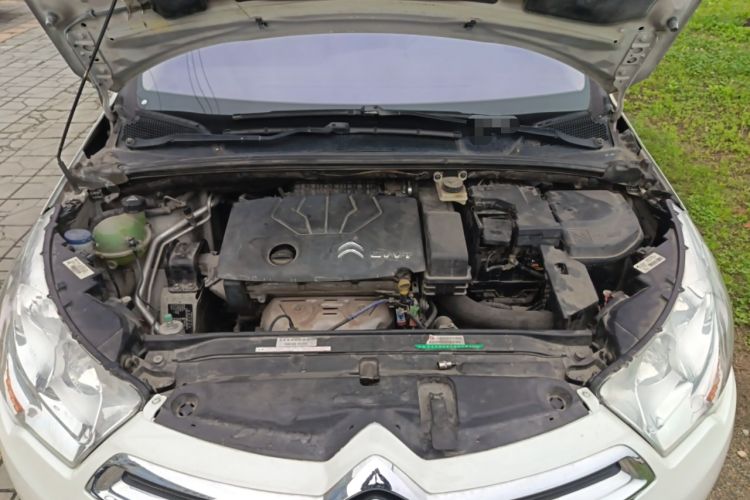 Used Citroen C4L 2013 1.8L Automatic Enjoyment Edition Engine Bay