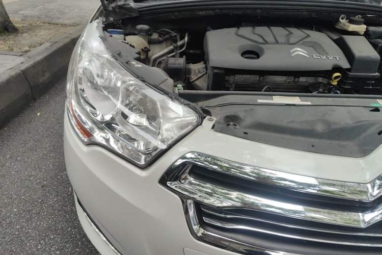 Used Citroen C4L 2013 1.8L Automatic Enjoyment Edition Engine Bay Right