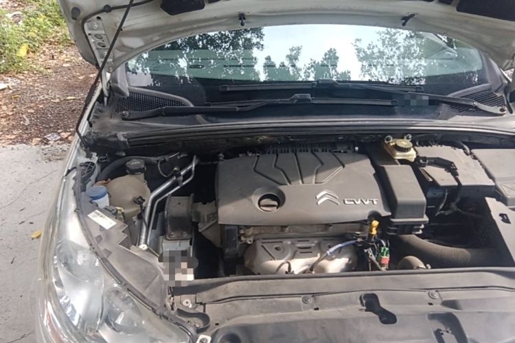 Used Citroen C4L 2013 1.8L Automatic Jingzhi Edition Engine Bay Right