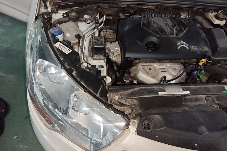 Used Citroen C4L 2013 1.8L Automatic Enjoyment Edition Engine Bay Right