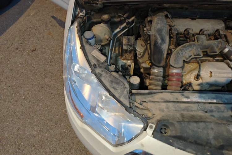 Used Citroen C4L 2013 1.6THP Automatic Enjoyment Edition Engine Bay Right