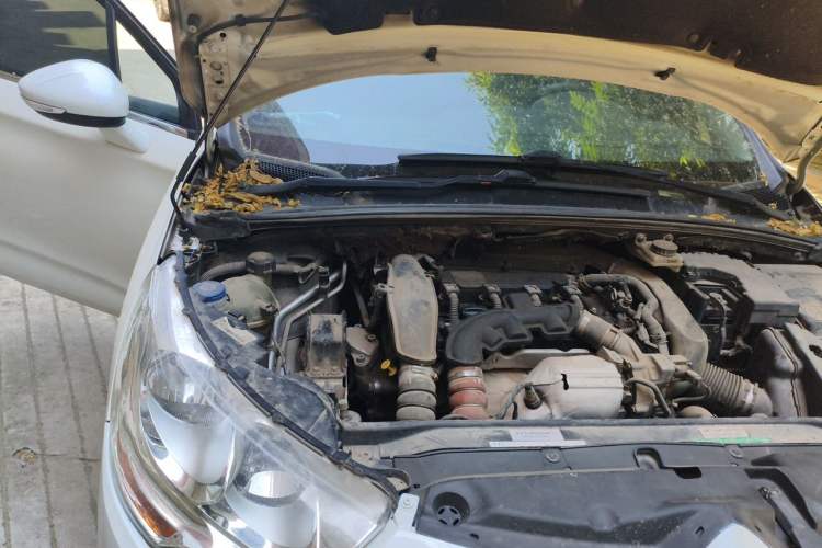 Used Citroen C4L 2013 1.6 THP Automatic Impression Edition Engine Bay Right