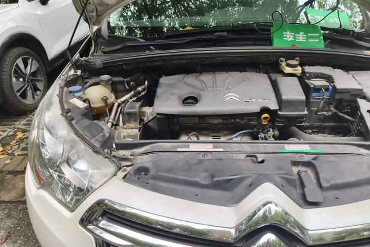 Used Citroen C4L 2013 1.8L Automatic Jingzhi Edition Engine Bay Right
