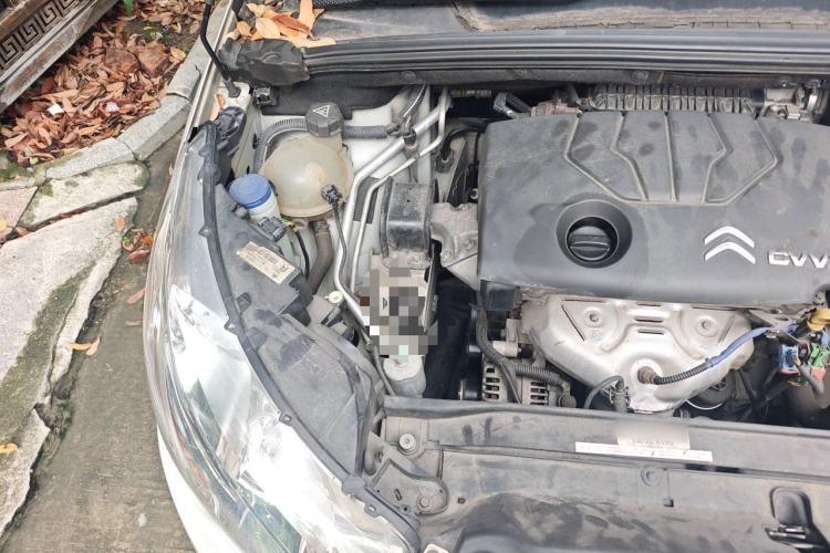 Used Citroen C4L 2013 1.8L Automatic Enjoyment Edition Engine Bay Right